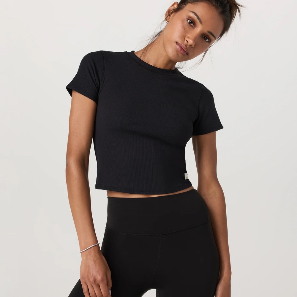 Vuori Pose Tee Small - Picture 2 of 9